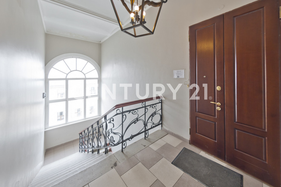 Продается 3-комнатная квартира, площадью 110.00 кв.м. Москва, переулок Гагаринский, дом 28