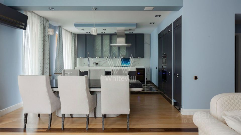 Продается 3-комнатная квартира, площадью 135.00 кв.м. Москва, Страстной бульвар, дом 10к1