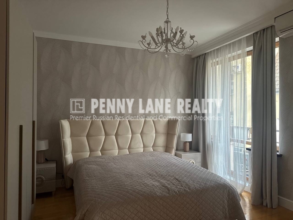 Продается 3-комнатная квартира, площадью 135.00 кв.м. Москва, Страстной бульвар