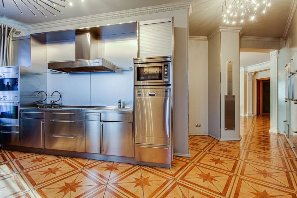 Продается 3-комнатная квартира, площадью 236.00 кв.м. Москва, Можайское шоссе, дом 2