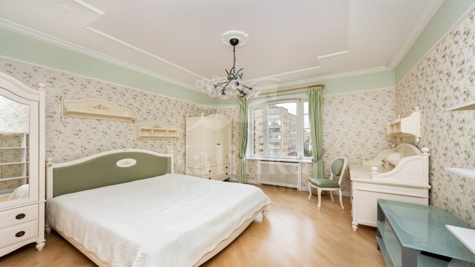 Продается 3-комнатная квартира, площадью 173.10 кв.м. Москва, переулок 1-й Смоленский, дом 17