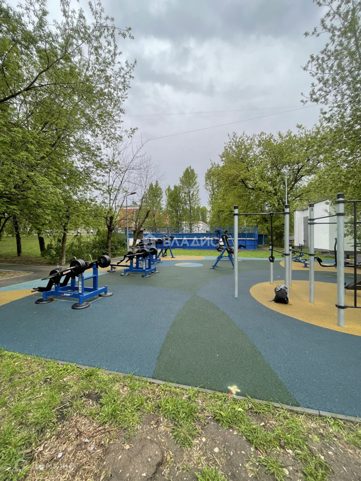 Продается 2-комнатная квартира, площадью 72.00 кв.м. Москва, улица Маршала Василевского, дом 5к1