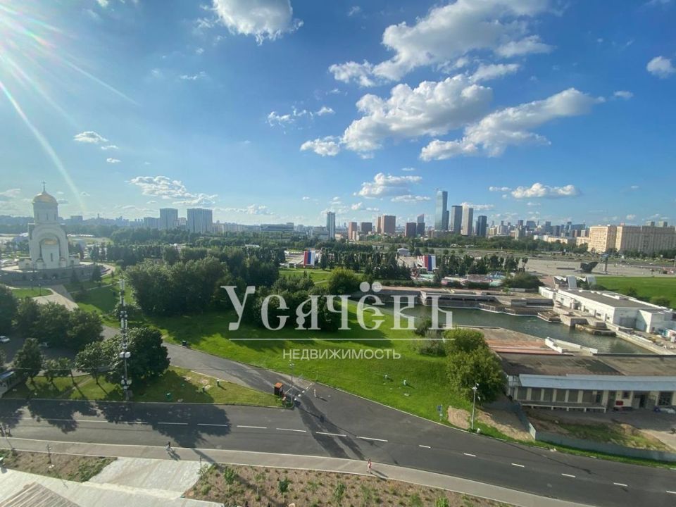 Продается 7-комнатная квартира, площадью 420.00 кв.м. Москва, улица Братьев Фонченко