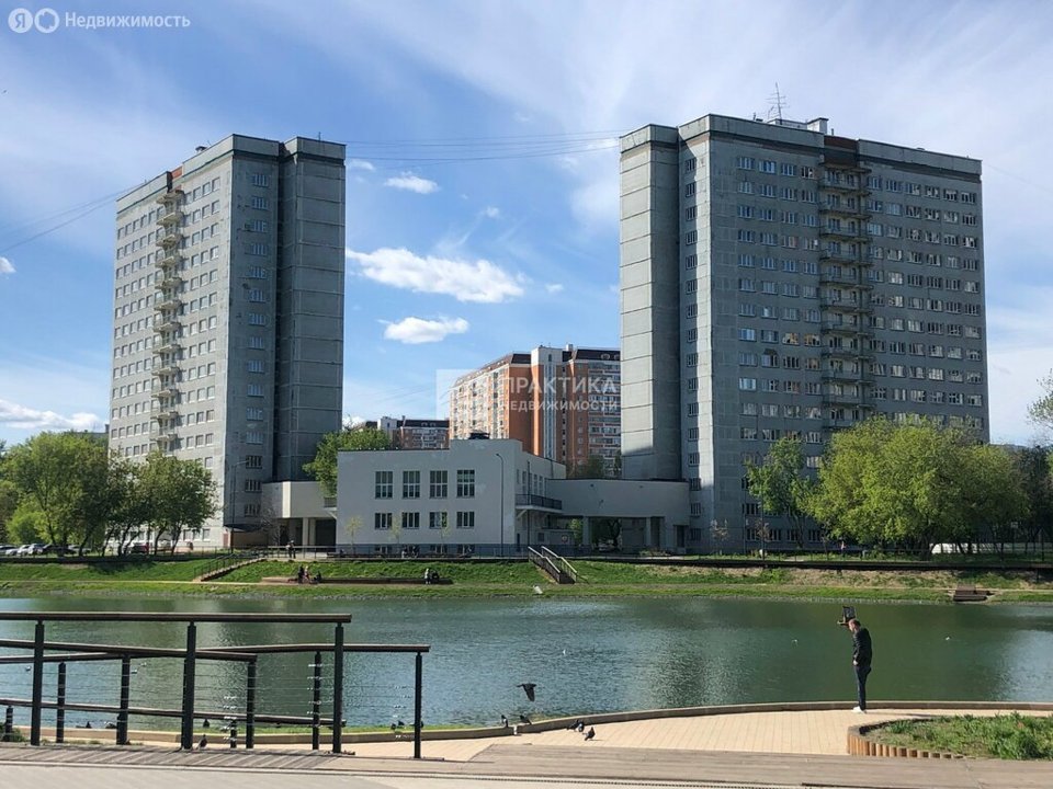 Продается 2-комнатная квартира, площадью 52.00 кв.м. Москва, улица Амундсена, дом 7