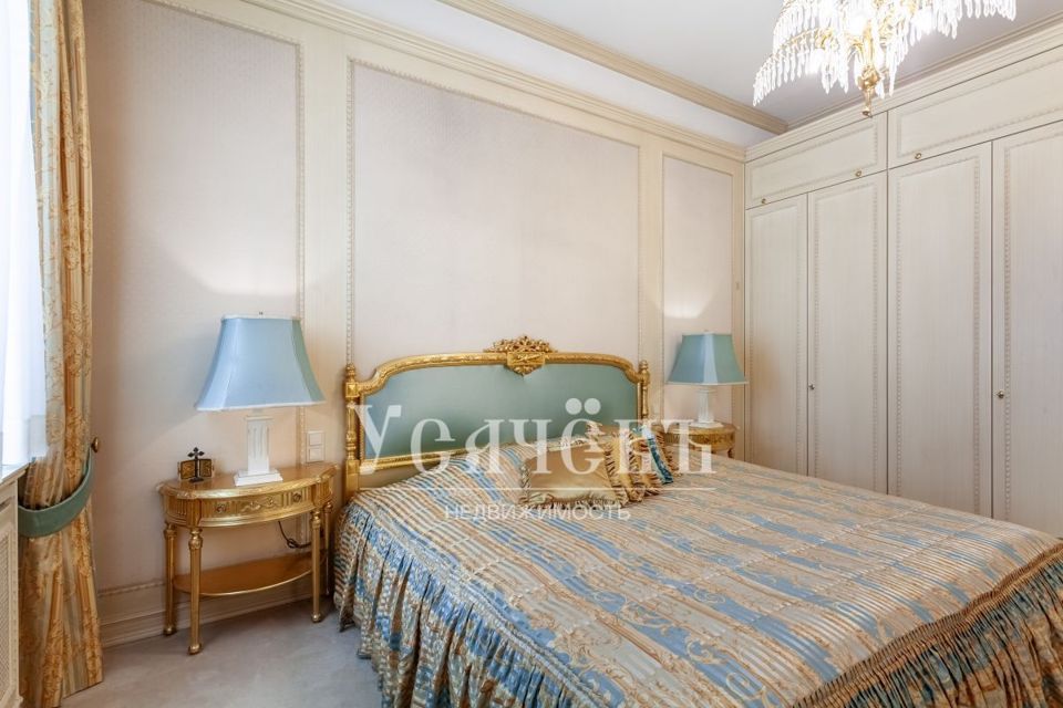 Продается 4-комнатная квартира, площадью 170.00 кв.м. Москва, улица Большая Ордынка, дом 67