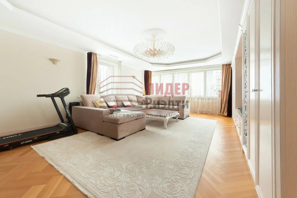 Продается 3-комнатная квартира, площадью 150.00 кв.м. Москва, Ленинский проспект, дом 111к1
