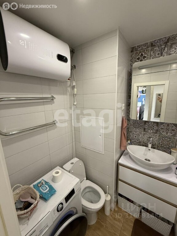 Продается 2-комнатная квартира, площадью 45.00 кв.м. Москва, улица Нежинская, дом 19к1