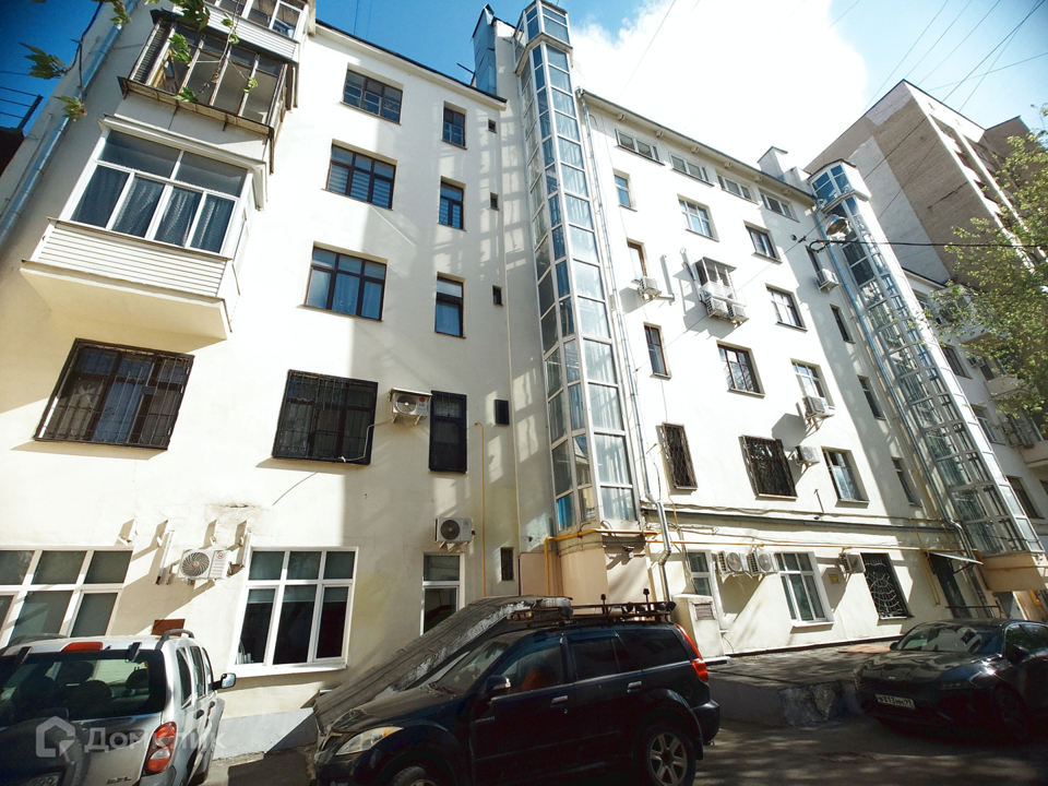 Продается 1-комнатная квартира, площадью 15.50 кв.м. Москва, улица Покровка, дом 41