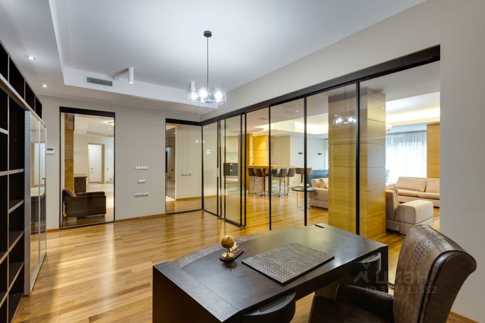 Продается 4-комнатная квартира, площадью 295.10 кв.м. Москва, улица Улофа Пальме, дом 7