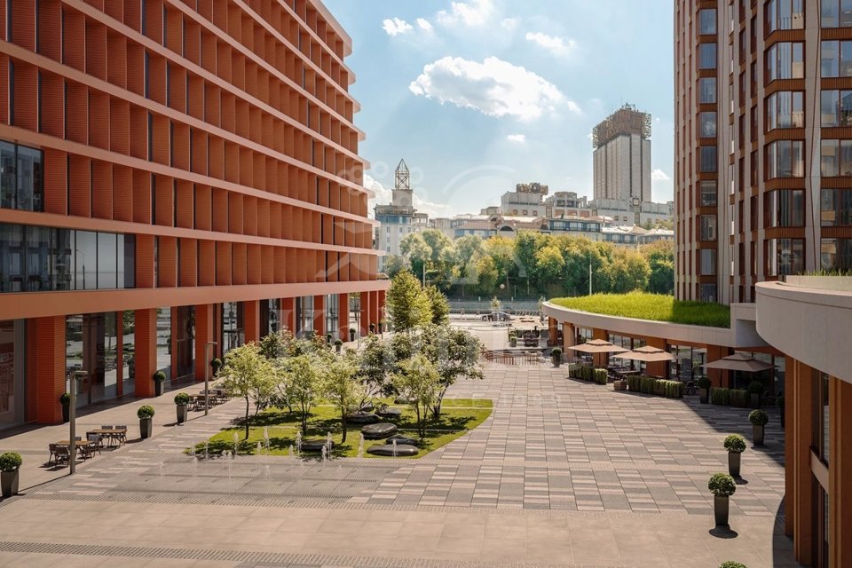 Продается 4-комнатная квартира, площадью 165.00 кв.м. Москва, набережная Лужнецкая