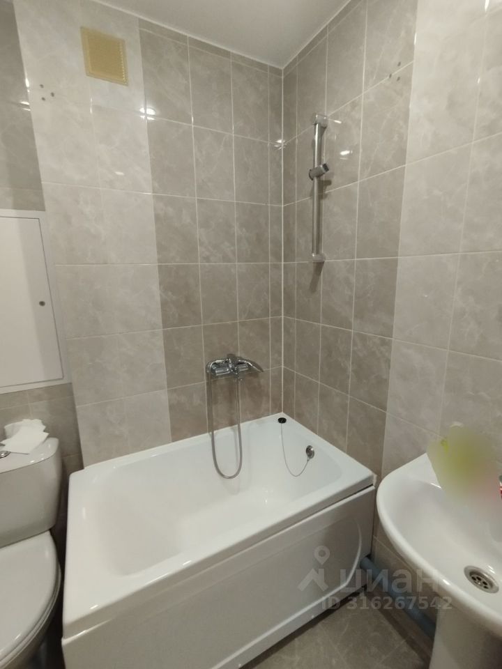 Продается 1-комнатная квартира, площадью 12.60 кв.м. Москва, Аминьевское шоссе, дом 5