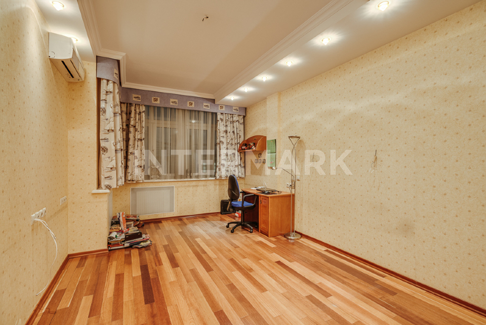 Продается 4-комнатная квартира, площадью 150.00 кв.м. Москва, переулок Казарменный, дом 3с6