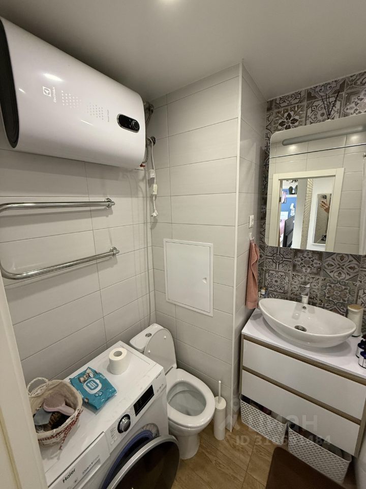 Продается 2-комнатная квартира, площадью 45.00 кв.м. Москва, улица Нежинская, дом 19к1