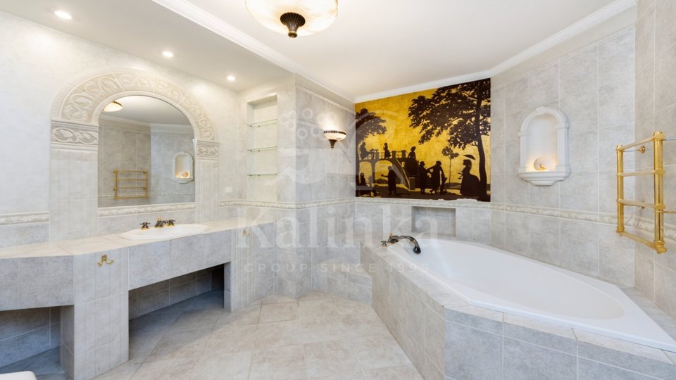 Продается 3-комнатная квартира, площадью 173.10 кв.м. Москва, переулок 1-й Смоленский, дом 17