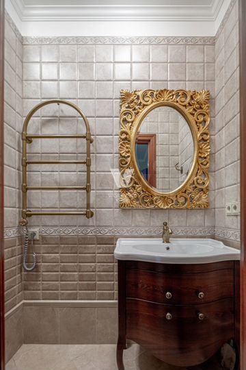 Продается 4-комнатная квартира, площадью 200.00 кв.м. Москва, улица Бауманская, дом 26