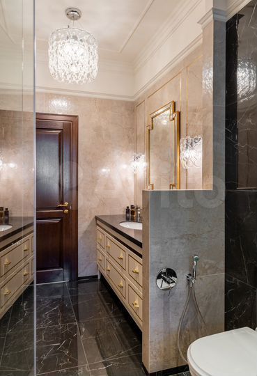 Продается 4-комнатная квартира, площадью 187.00 кв.м. Москва, переулок Козихинский Большой