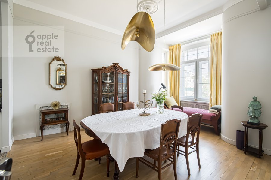 Продается 4-комнатная квартира, площадью 165.00 кв.м. Москва, Никитский бульвар, дом 5