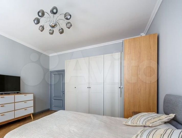 Продается 2-комнатная квартира, площадью 62.80 кв.м. Москва, улица Студенческая, дом 31