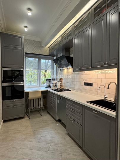 Продается 3-комнатная квартира, площадью 63.00 кв.м. Москва, улица Маршала Василевского, дом 13к1