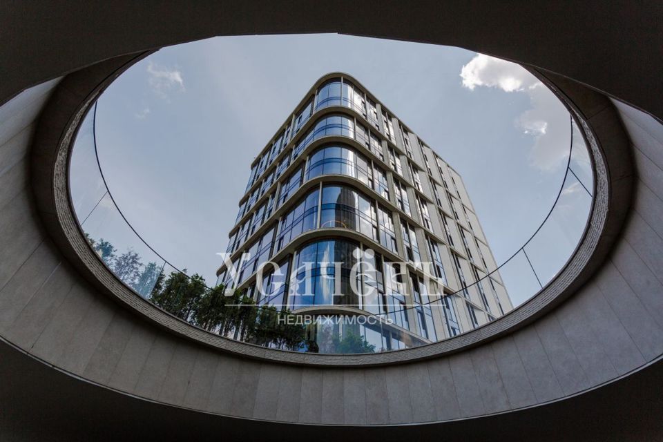 Продается 7-комнатная квартира, площадью 266.00 кв.м. Москва, улица Братьев Фонченко