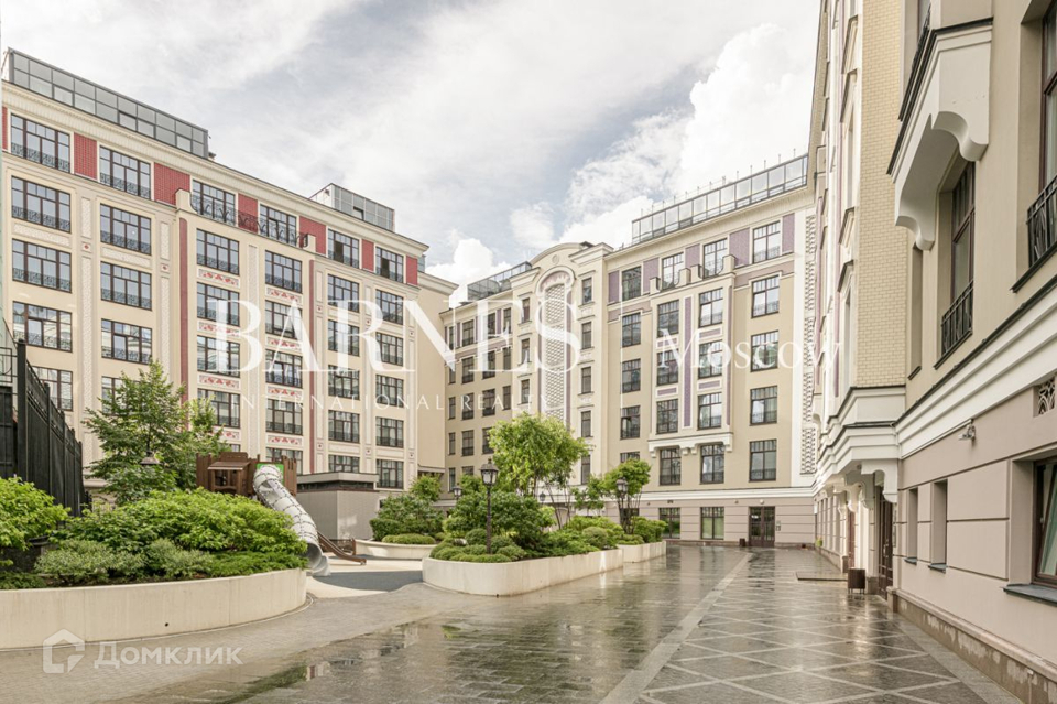 Продается 2-комнатная квартира, площадью 69.70 кв.м. Москва, улица Поварская