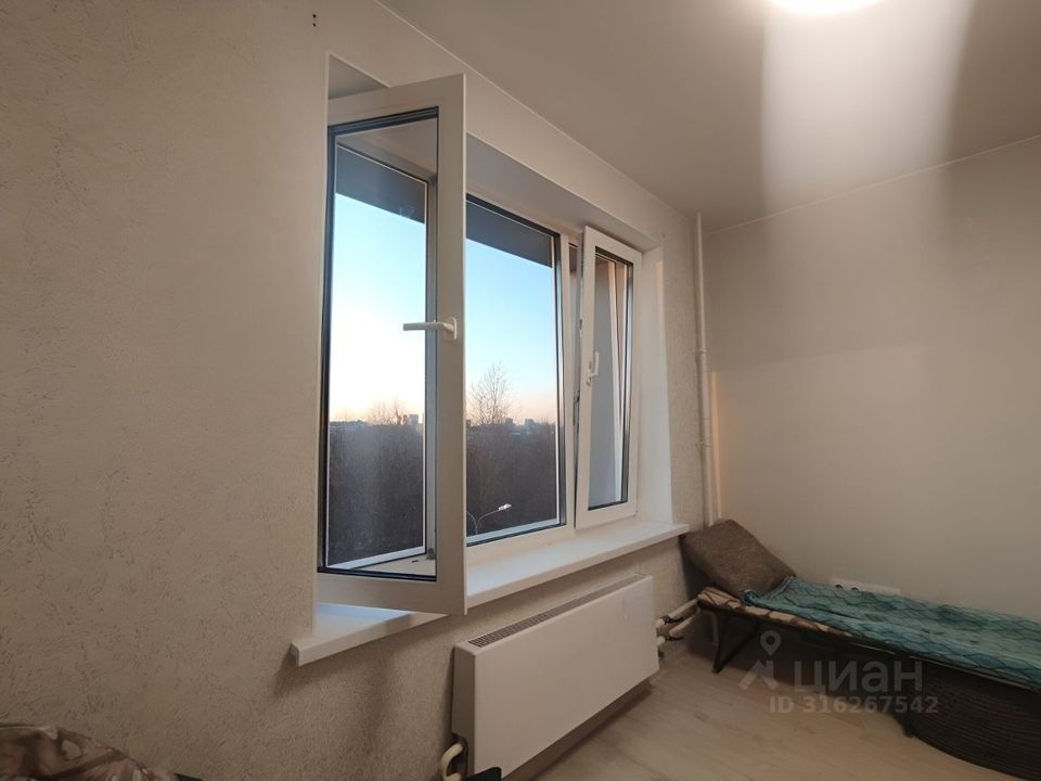 Продается 1-комнатная квартира, площадью 12.60 кв.м. Москва, Аминьевское шоссе, дом 5