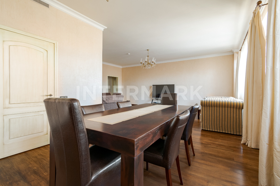 Продается 4-комнатная квартира, площадью 157.30 кв.м. Москва, переулок Тверской-Ямской 1-й, дом 11