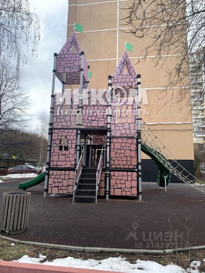 Продается 4-комнатная квартира, площадью 85.00 кв.м. Москва, улица Улофа Пальме, дом 3