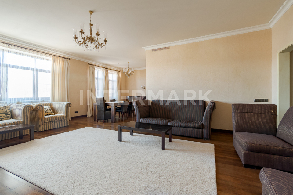 Продается 4-комнатная квартира, площадью 157.30 кв.м. Москва, переулок Тверской-Ямской 1-й, дом 11