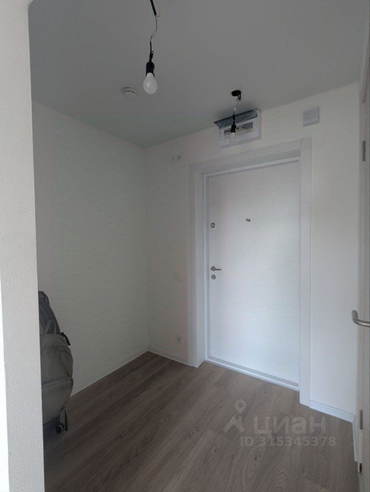 Продается 1-комнатная квартира, площадью 23.40 кв.м. Московская область, Красногорск городской округ, поселок Ильинское-Усово, улица Заповедная, дом 21