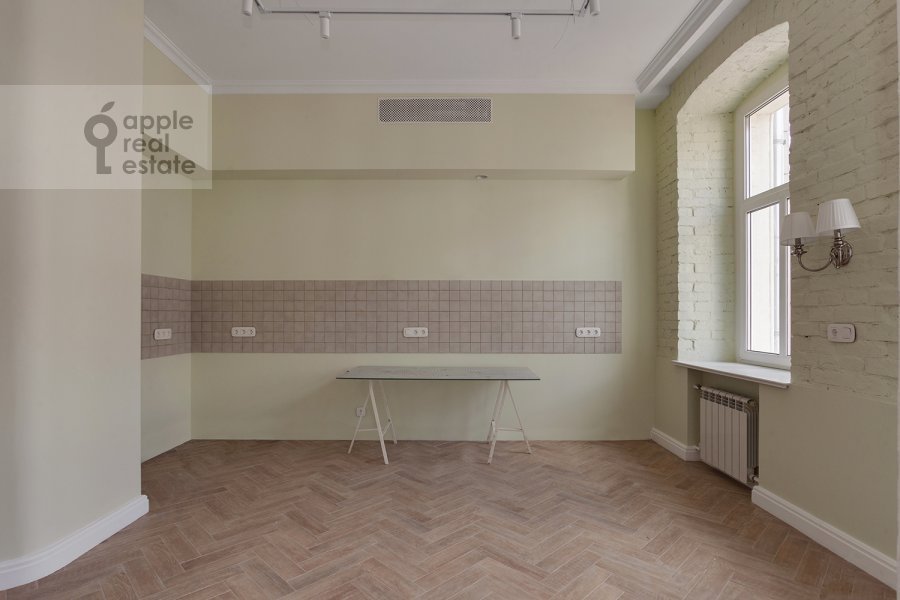 Продается 3-комнатная квартира, площадью 140.00 кв.м. Москва, улица Арбат, дом 29