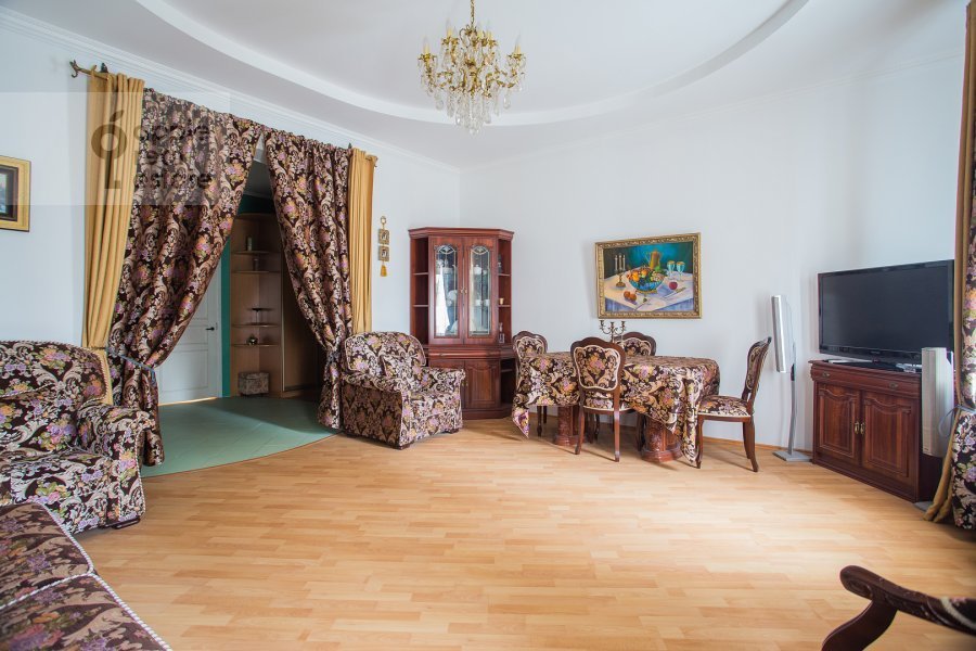 Продается 4-комнатная квартира, площадью 120.00 кв.м. Москва, переулок Козихинский Большой, дом 8