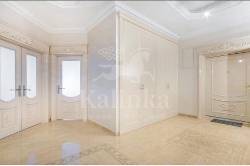 Продается 4-комнатная квартира, площадью 170.00 кв.м. Москва, улица Фрунзенская 2-я, дом 8