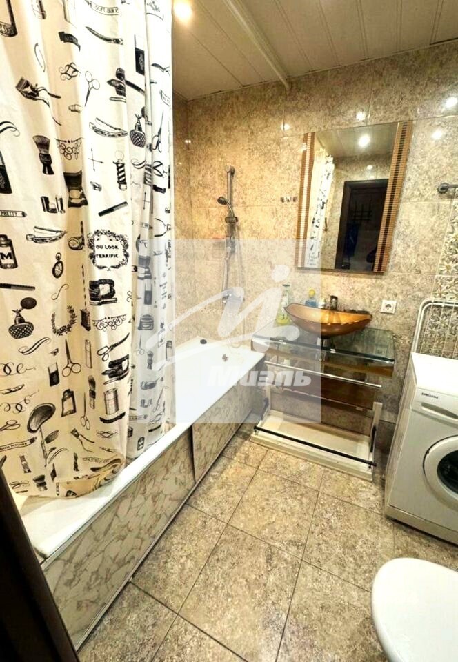 Продается 1-комнатная квартира, площадью 29.80 кв.м. Москва, улица Миллионная, дом 11к3