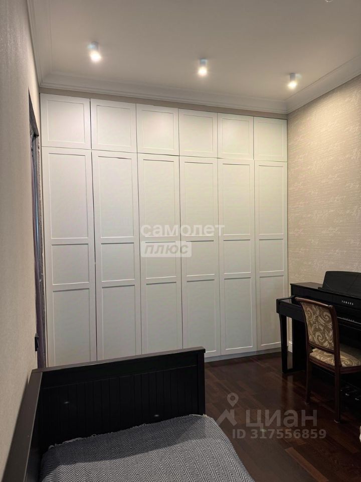 Продается 3-комнатная квартира, площадью 63.00 кв.м. Москва, улица Маршала Василевского, дом 13к1