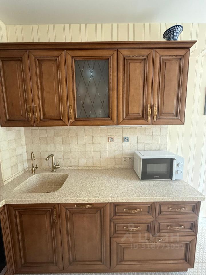 Продается 1-комнатная квартира, площадью 34.10 кв.м. Москва, набережная Котельническая, дом 33к1