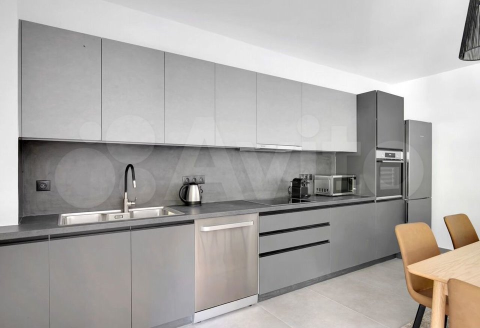 Продается 4-комнатная квартира, площадью 139.00 кв.м. Москва, переулок Зачатьевский 1-й, дом 5