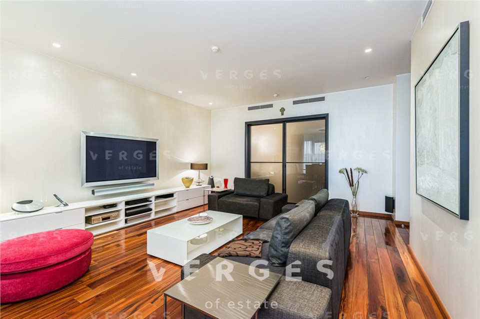 Продается 4-комнатная квартира, площадью 190.00 кв.м. Москва, улица Улофа Пальме, дом 7