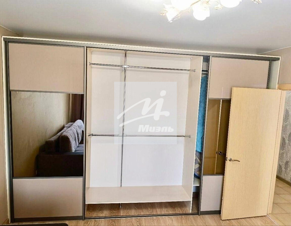 Продается 1-комнатная квартира, площадью 40.20 кв.м. Московская область, Дмитровский городской округ, село Озерецкое, Радости бульвар, дом 16