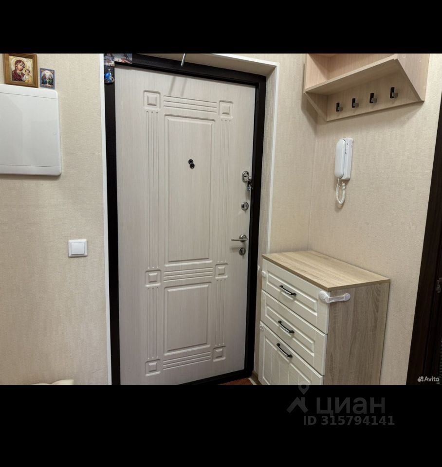 Продается 1-комнатная квартира, площадью 37.60 кв.м. Москва, город Щербинка, улица Барышевская Роща, дом 10