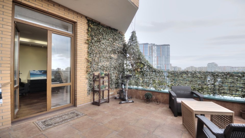 Продается 4-комнатная квартира, площадью 124.00 кв.м. Москва, улица Минская