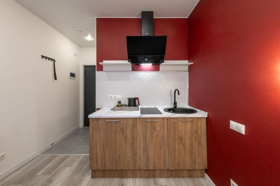 Продается 1-комнатная квартира, площадью 10.20 кв.м. Москва, Сиреневый бульвар, дом 15