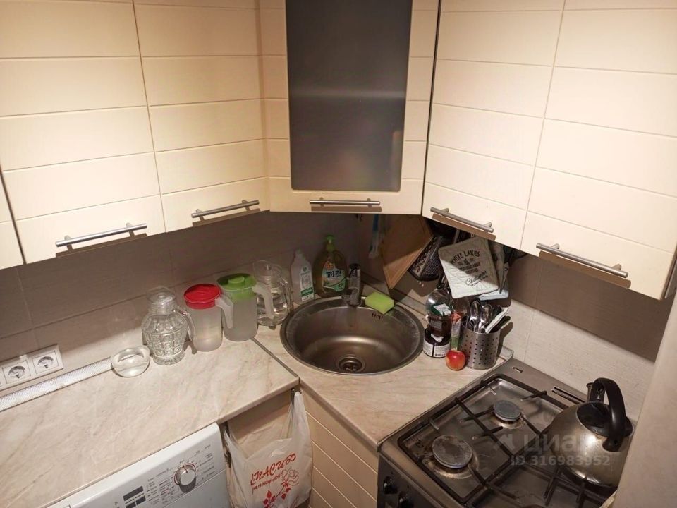 Продается 2-комнатная квартира, площадью 43.00 кв.м. Москва, Аминьевское шоссе, дом 12