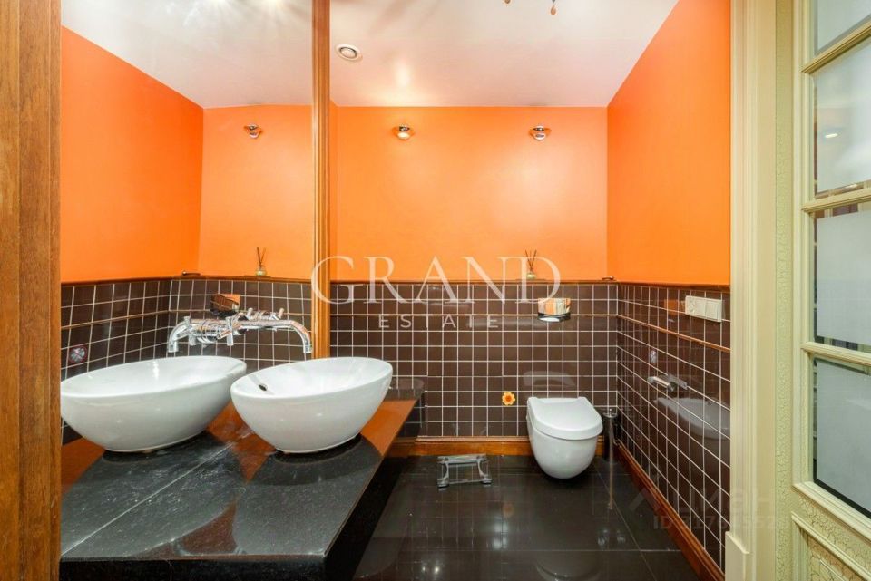 Продается 3-комнатная квартира, площадью 90.00 кв.м. Москва, переулок Козихинский Большой, дом 19/6