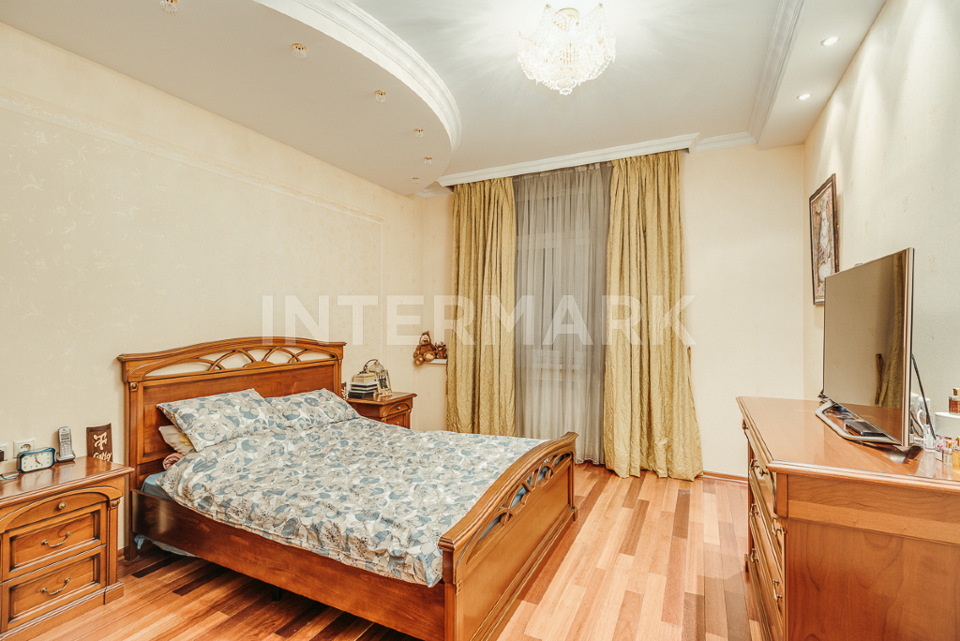 Продается 4-комнатная квартира, площадью 150.00 кв.м. Москва, переулок Казарменный, дом 3с6