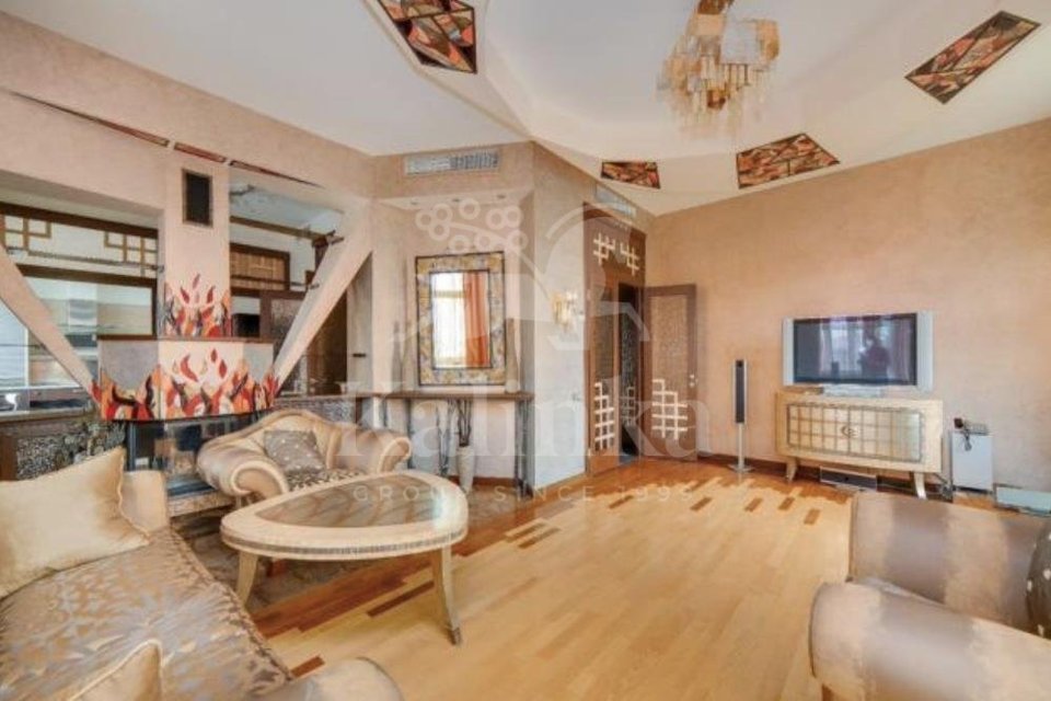 Продается 3-комнатная квартира, площадью 149.00 кв.м. Москва, переулок Зачатьевский 1-й