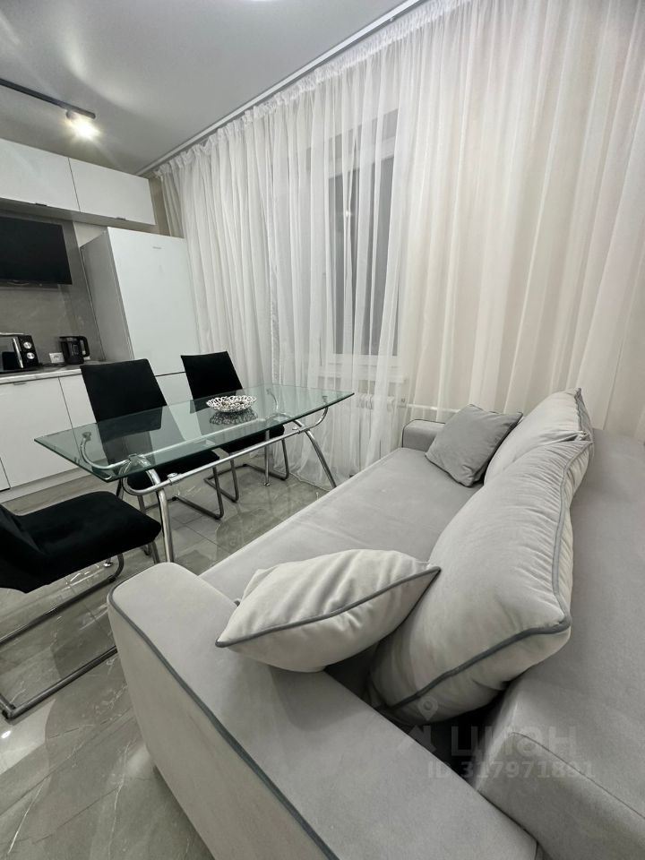 Продается 2-комнатная квартира, площадью 60.00 кв.м. Москва, улица Загорьевская, дом 17