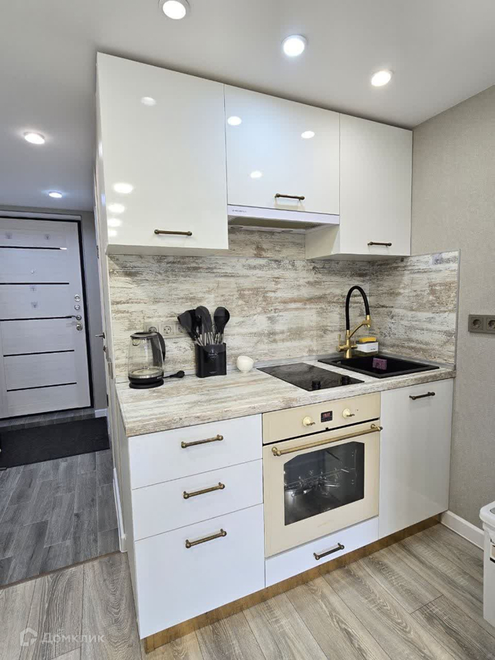 Продается 1-комнатная квартира, площадью 37.00 кв.м. Москва, улица Домодедовская, дом 4