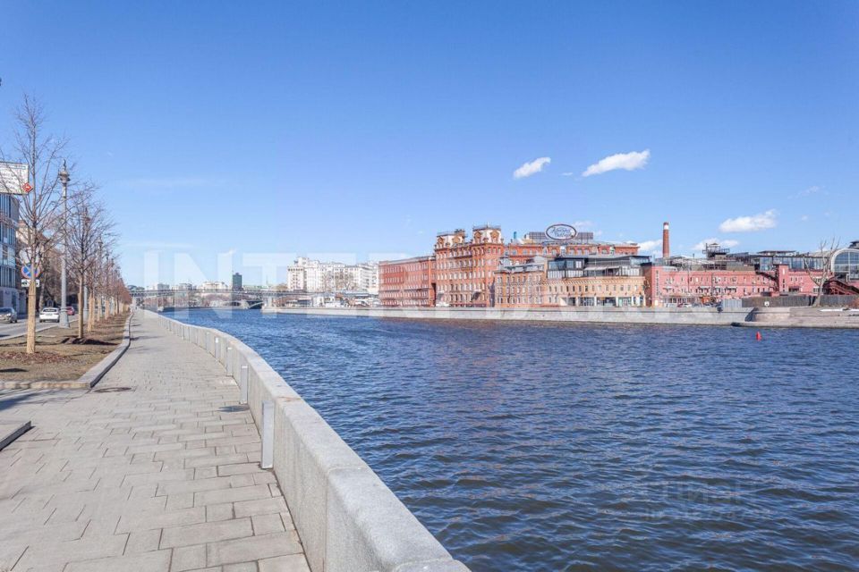 Продается 4-комнатная квартира, площадью 233.00 кв.м. Москва, переулок Зачатьевский 1-й, дом 5