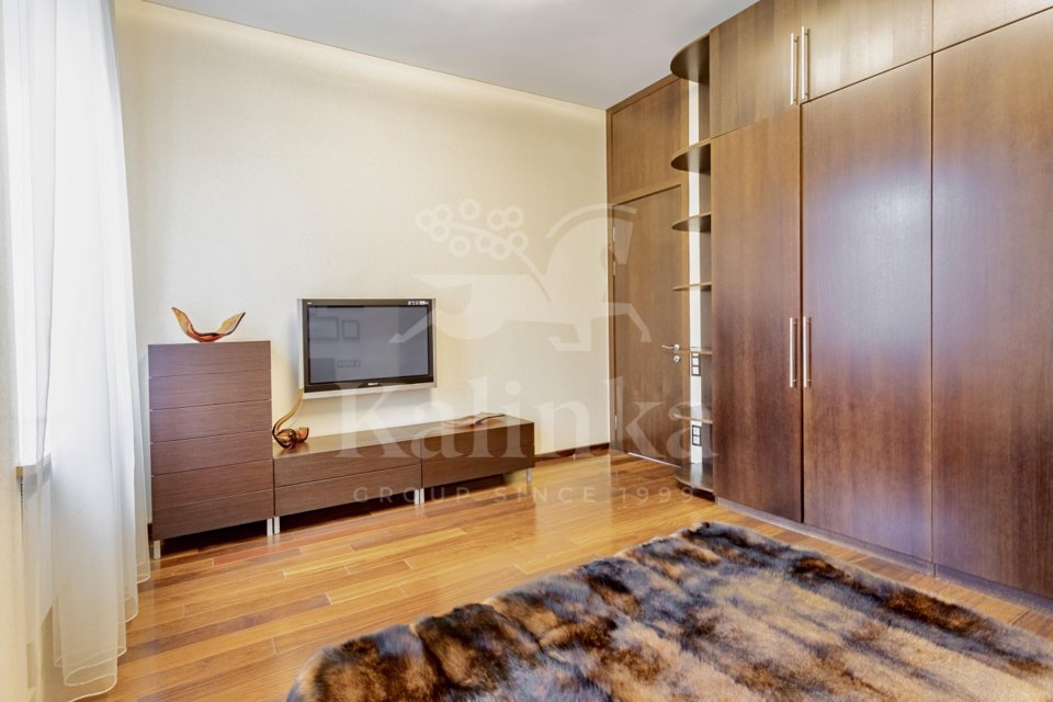 Продается 3-комнатная квартира, площадью 131.40 кв.м. Москва, Никитский бульвар, дом 12